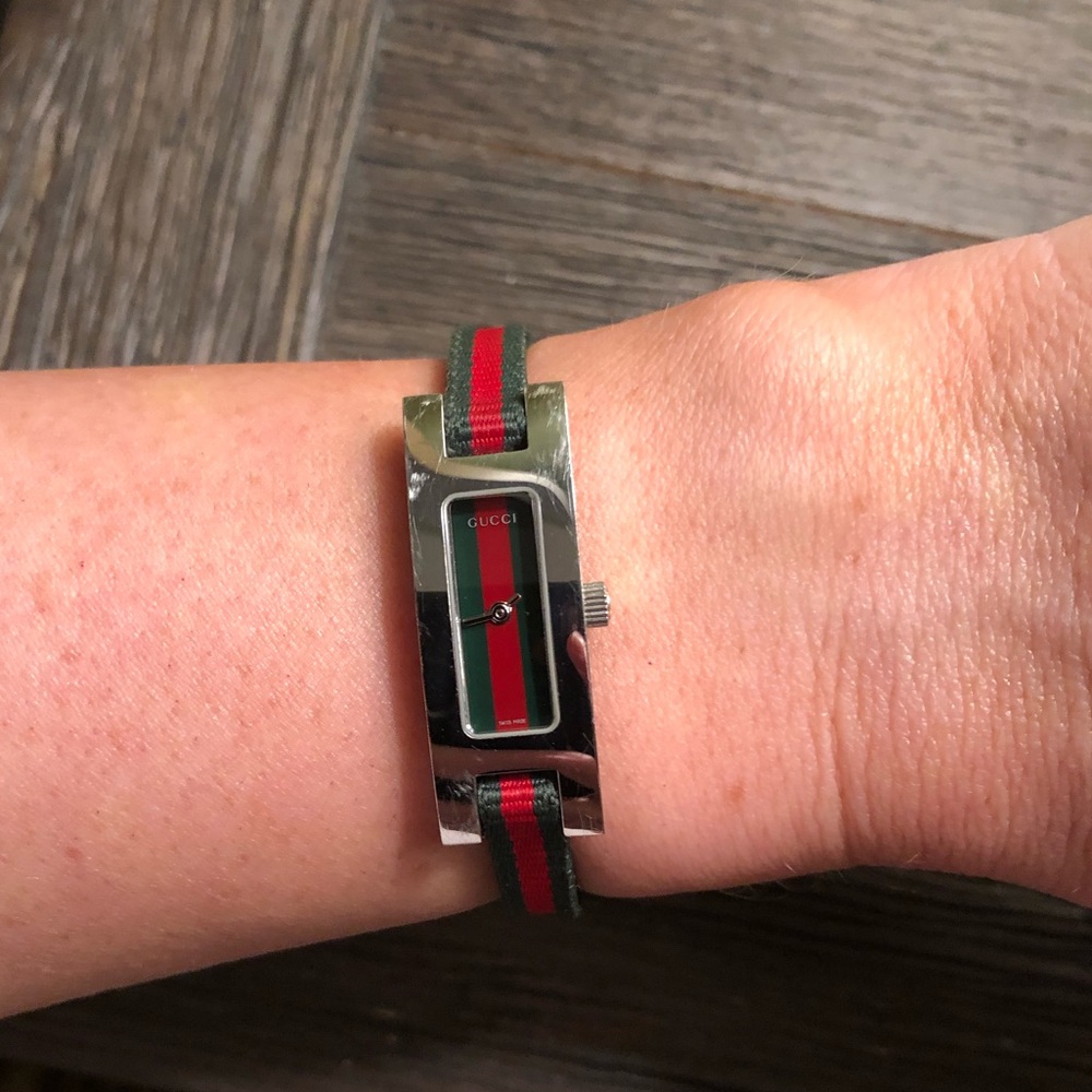 Vintage Gucci 3900L Nylon Strap Watch